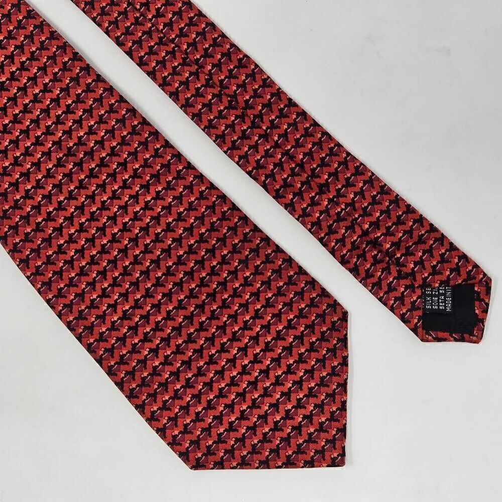 METROPOLITAN MUSEUM OF ART SILK TIE RED BLACK ABSTRACT FOULARD 3.75" X 58"